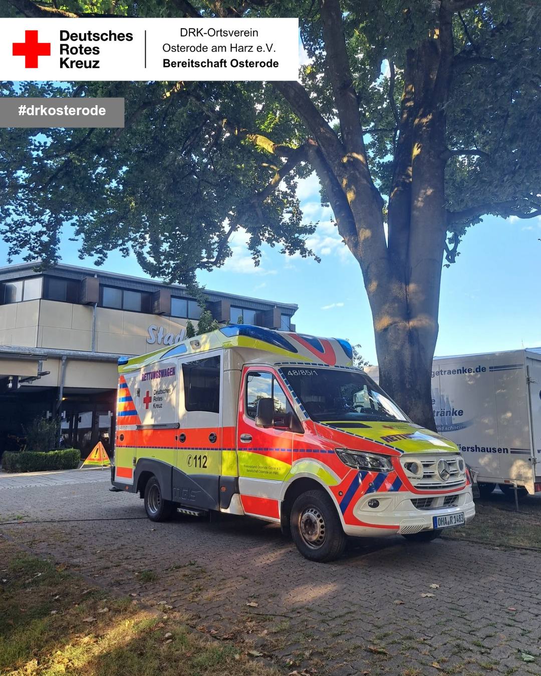 Rettungswagen vor der Stadthalle Osterode