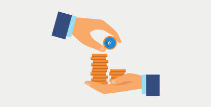 Euro-Münzen werden von einer Hand in die andere gereicht