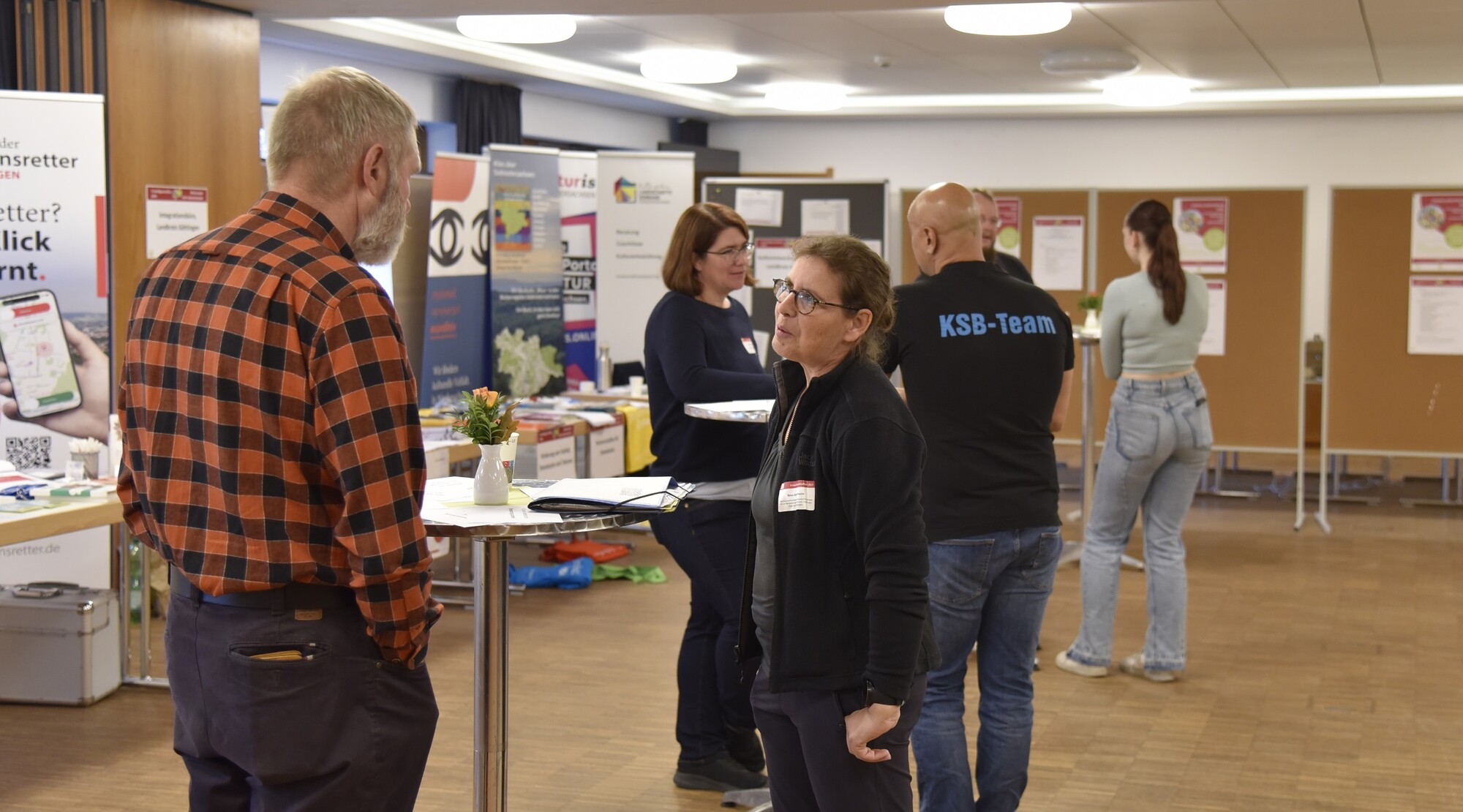 Teilnehmende des Freiwilligentreffens beim Speed Dating