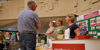 Beratungsgespräche beim Freiwilligentreffen 2023 in Osterode am Harz (Foto: Andreas Bergau) Beratungsgespräche beim Freiwilligentreffen 2023 in Osterode am Harz (Foto: Andreas Bergau)