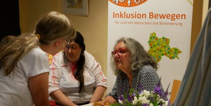 Beratungsgespräche beim Freiwilligentreffen 2023 in Osterode am Harz (Foto: Andreas Bergau) Beratungsgespräche beim Freiwilligentreffen 2023 in Osterode am Harz (Foto: Andreas Bergau)