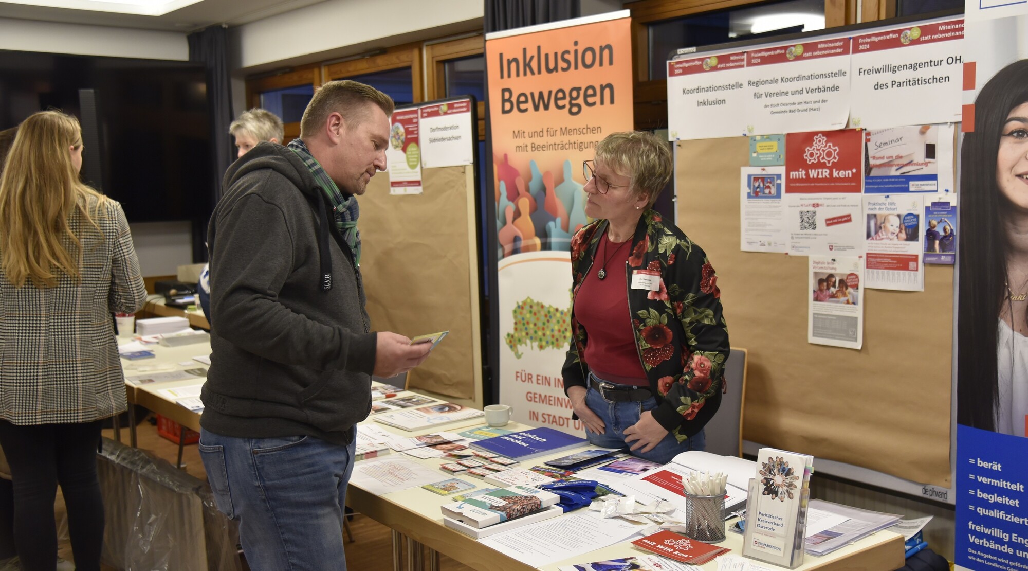 Teilnehmende des Freiwilligentreffens beim Markt der Möglichkeiten