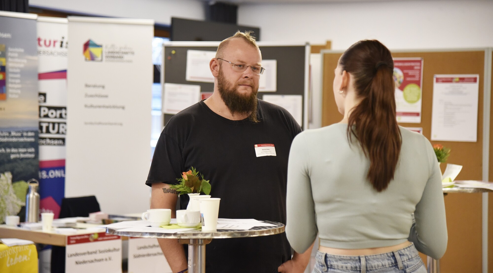 Teilnehmende des Freiwilligentreffens beim Speed Dating